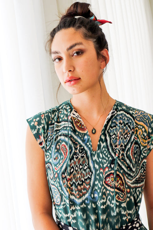 Vintage Necklace- Zodiac Sign Cameo 1970's